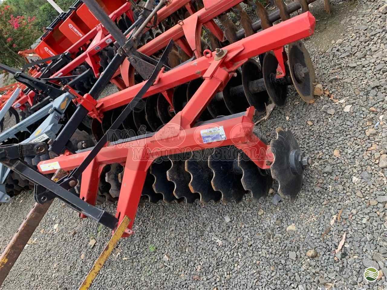 NIVELADORA 28 DISCOS de Ivaí Máquinas Agrícolas